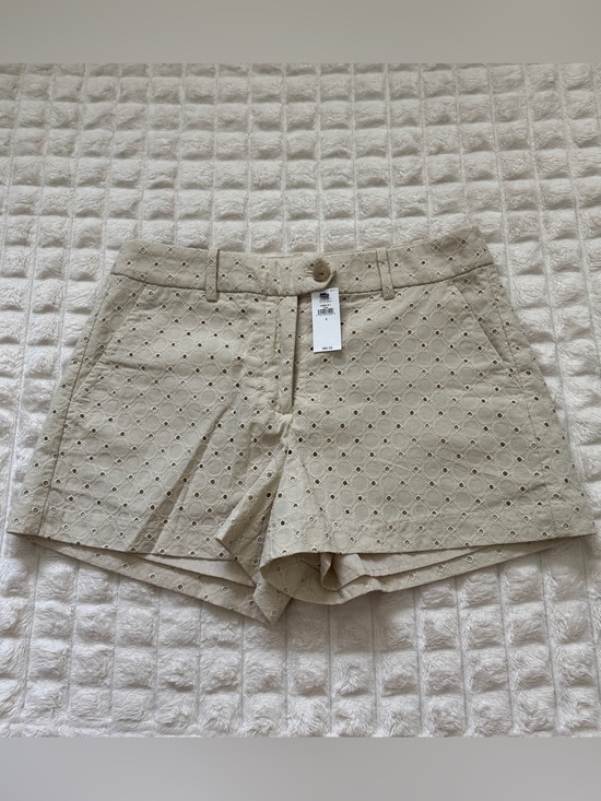 Banana Republic Pants - NEW Banana Republic 2 Eyelet Flat Front Shorts ~ Beige Cream Lined